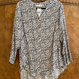 INDIGO SOUL Blue/Gray Floral Button-Up Top Size XL NWT ($40)